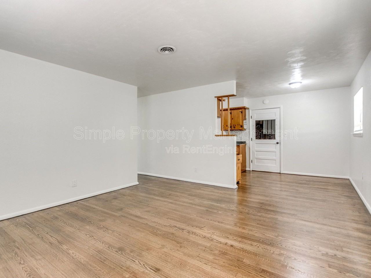 219 Boston St - Photo 7 of 20