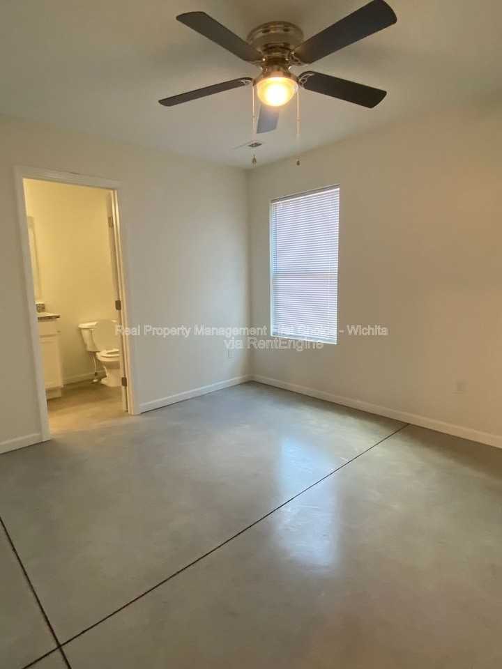 1514 N Madison Ave - Photo 3 of 14