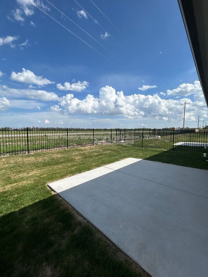 136 N Gowen St - Photo 7 of 34