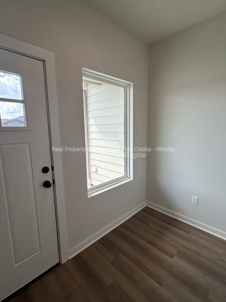 136 N Gowen St - Photo 2 of 34