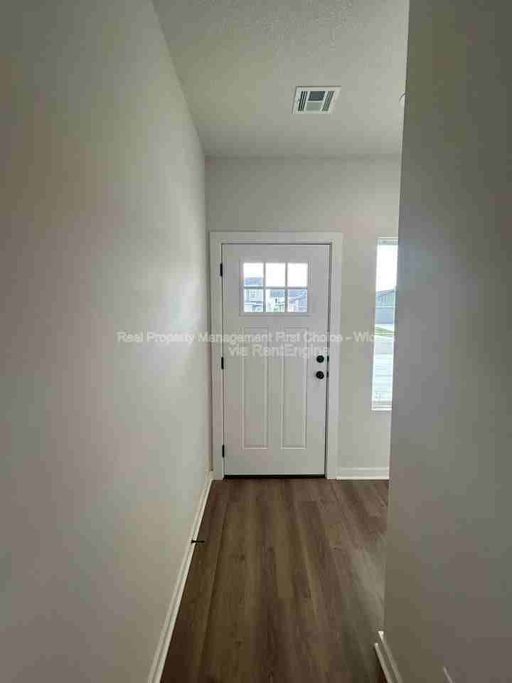 136 N Gowen St - Photo 3 of 34