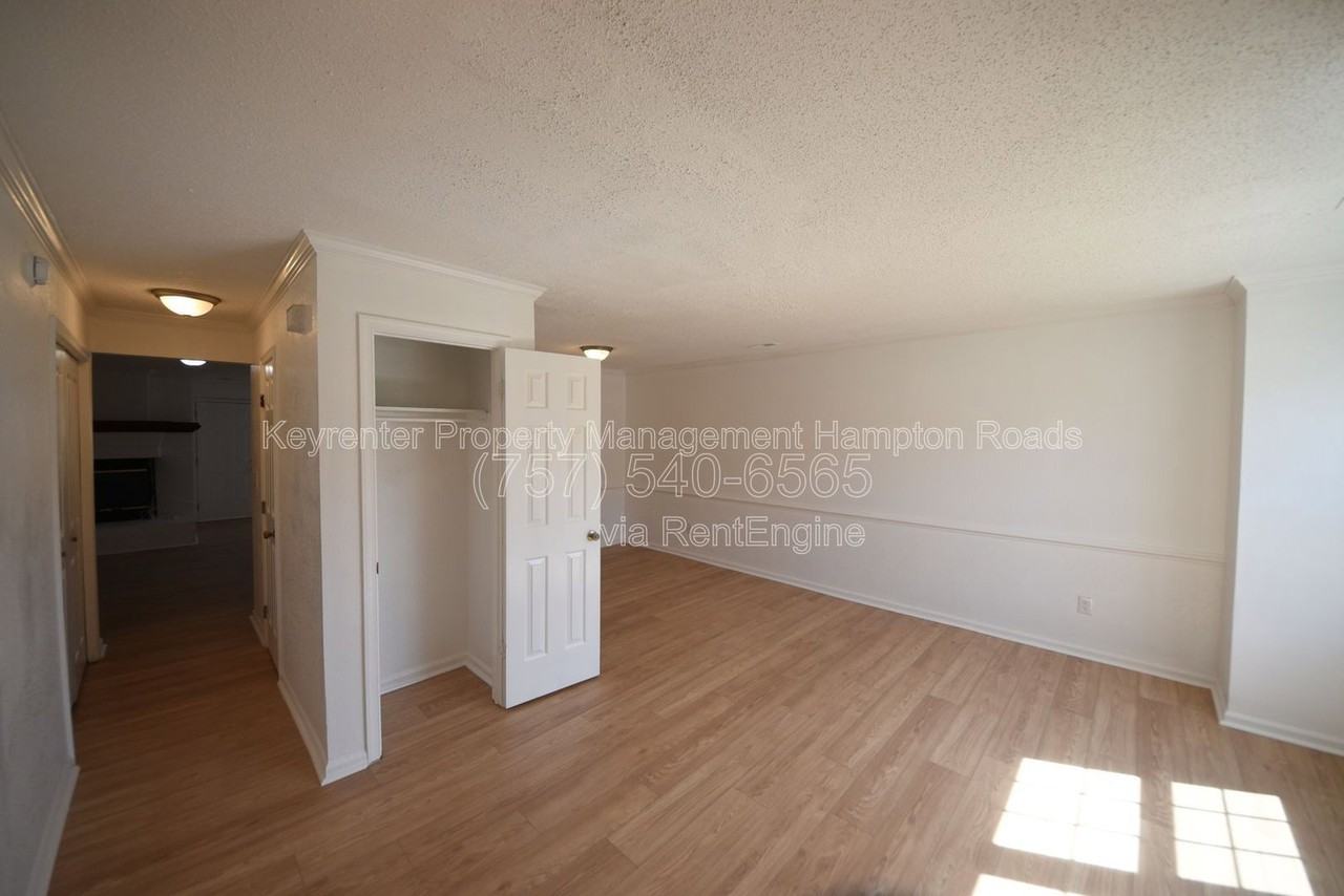 701 Nottaway Dr - Photo 4 of 49