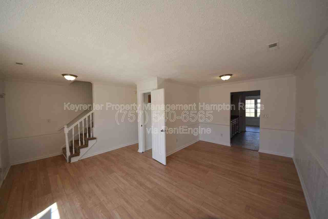 701 Nottaway Dr - Photo 5 of 49