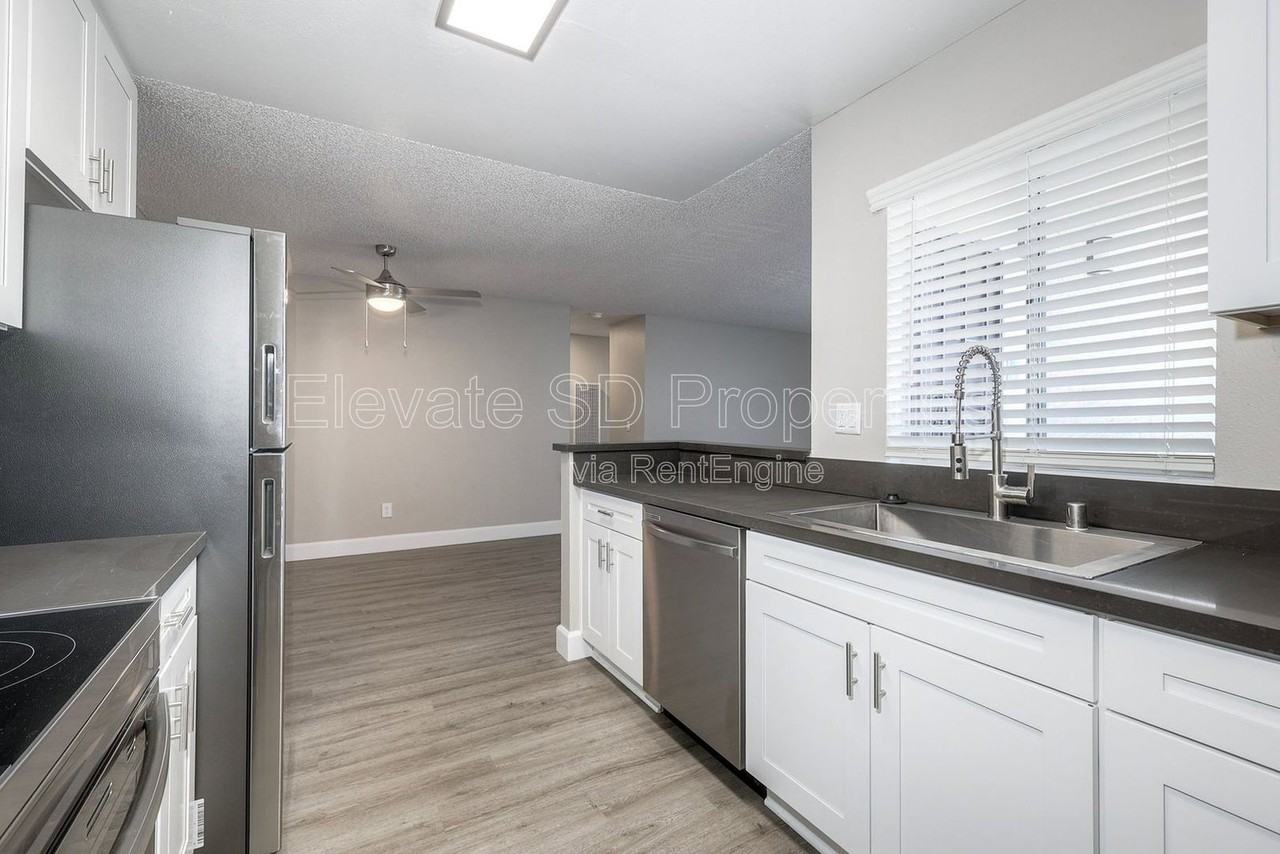 9352 Creekside Ct #26 - Photo 2 of 50