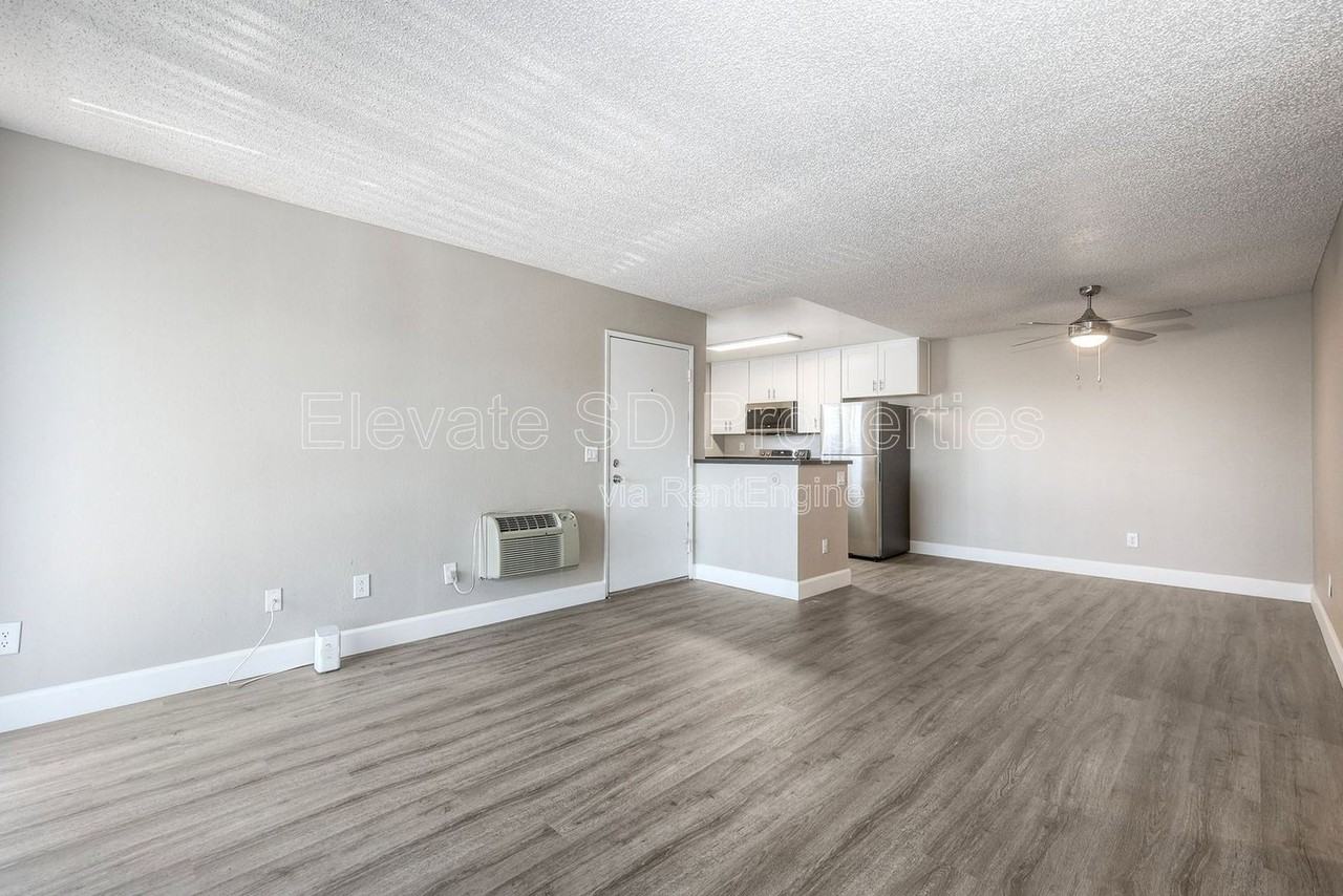 9352 Creekside Ct #26 - Photo 5 of 50