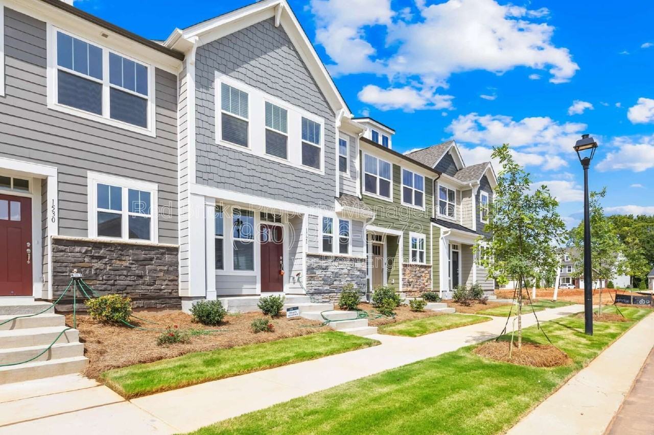 1528 Cedar Tree Dr - Photo 2 of 21