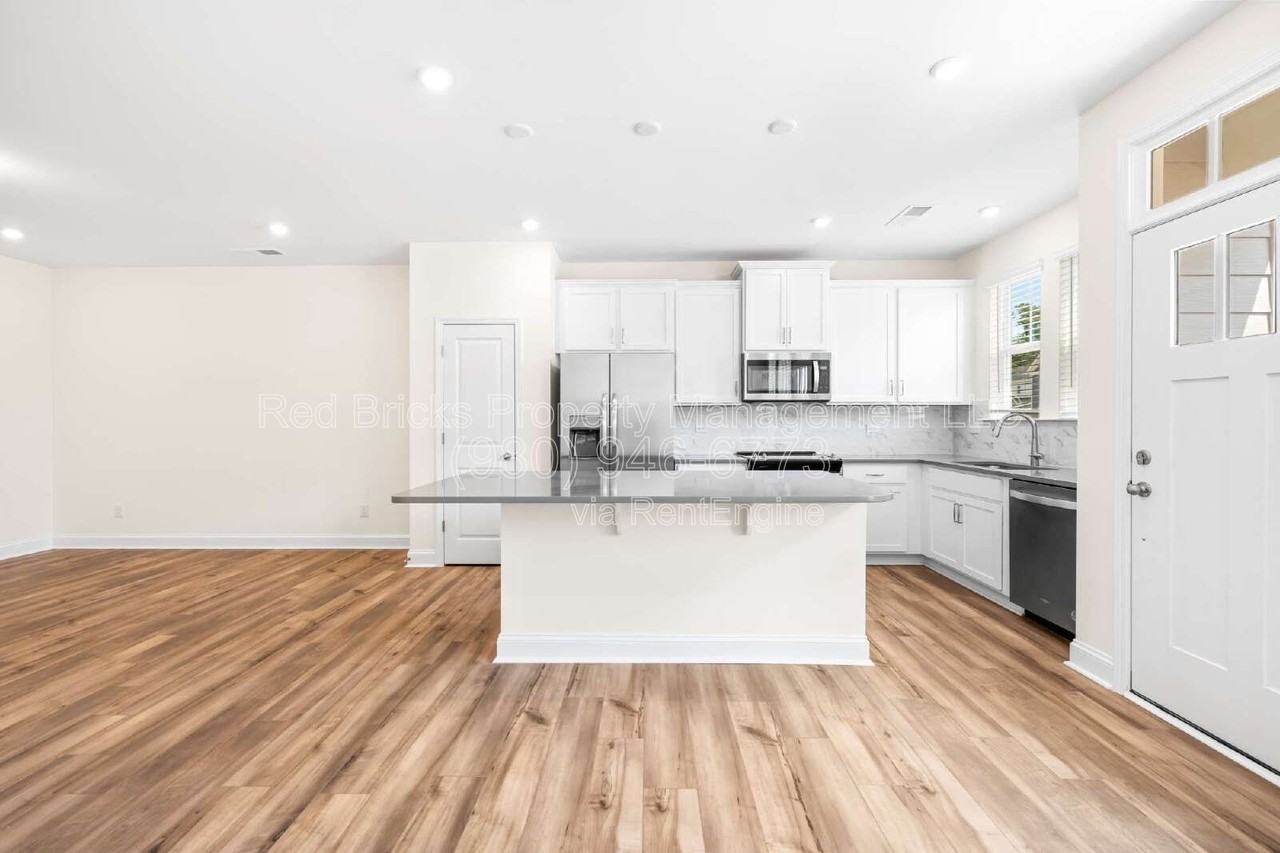 1528 Cedar Tree Dr - Photo 5 of 21