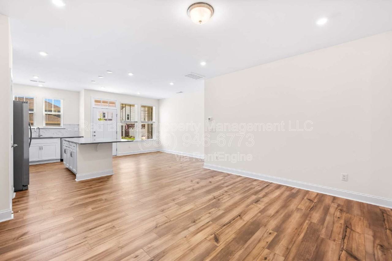 1528 Cedar Tree Dr - Photo 7 of 21