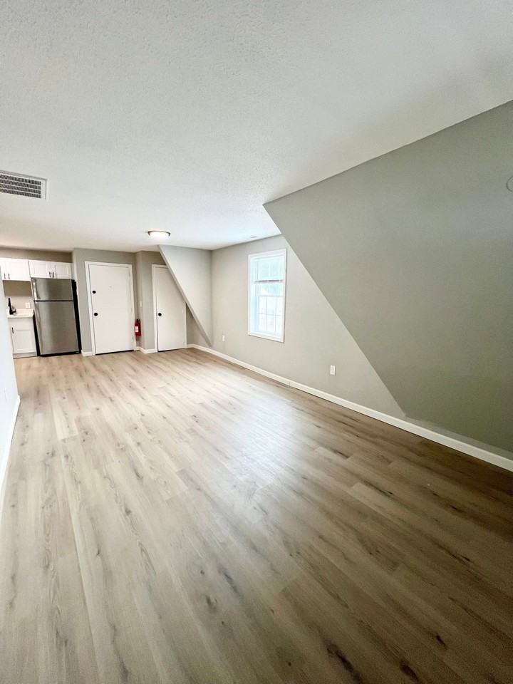 661 Corning Rd #18 - Photo 6 of 15