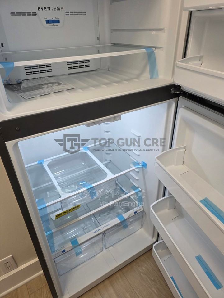 4027 Randolph St - Photo 7 of 11