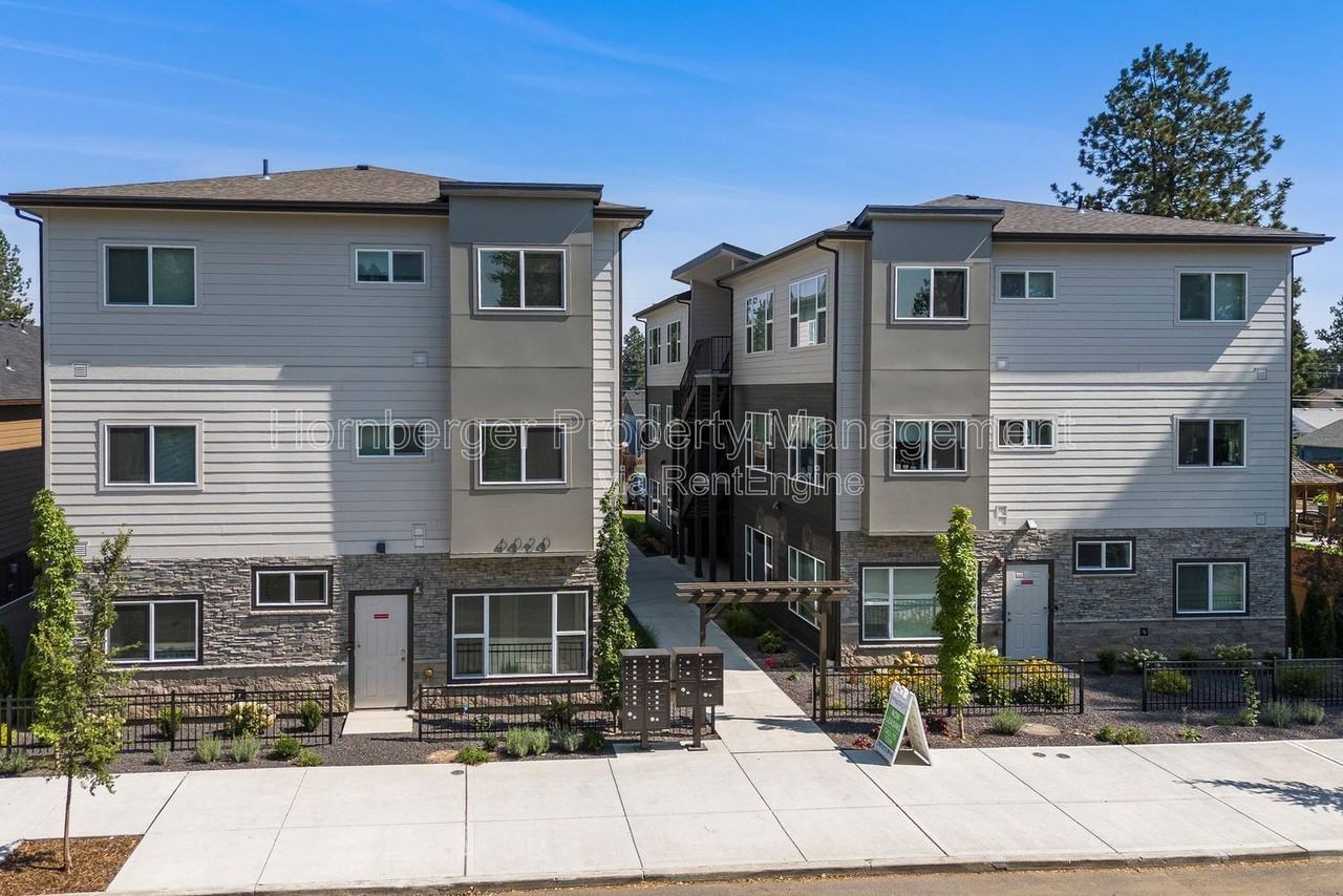 6020 N Astor St #5 - Photo 7 of 7