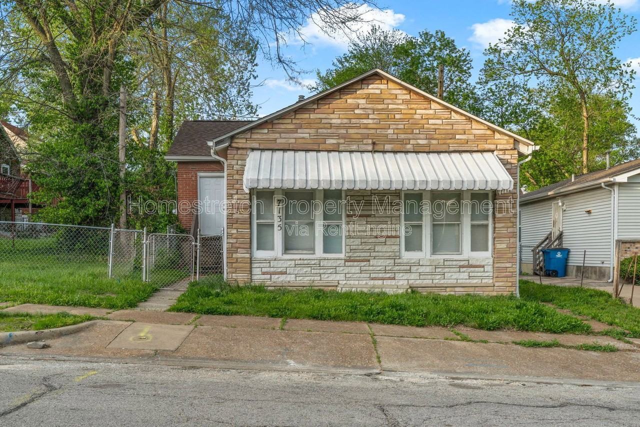 7135 Woodrow Ave - Photo 2 of 27