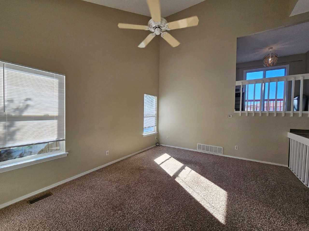 625 Howe St - Photo 3 of 18