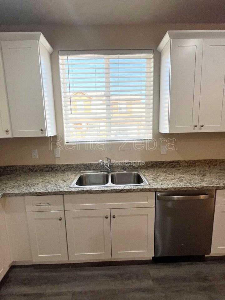 1353 Carlsbad Dr - Photo 6 of 19