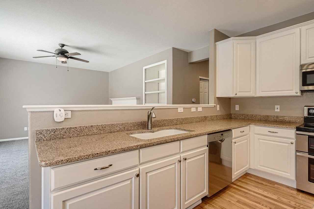 10096 Meadowbriar Ln - Photo 4 of 24