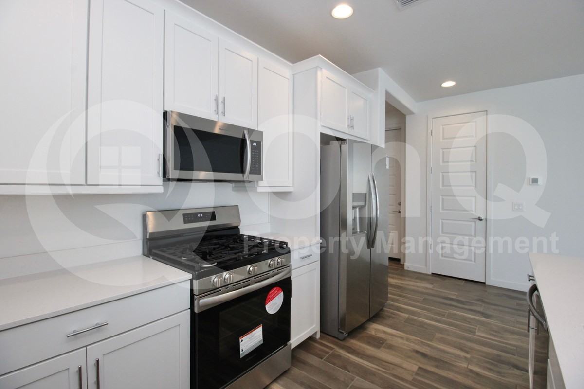 3303 S Piedra - Photo 5 of 41