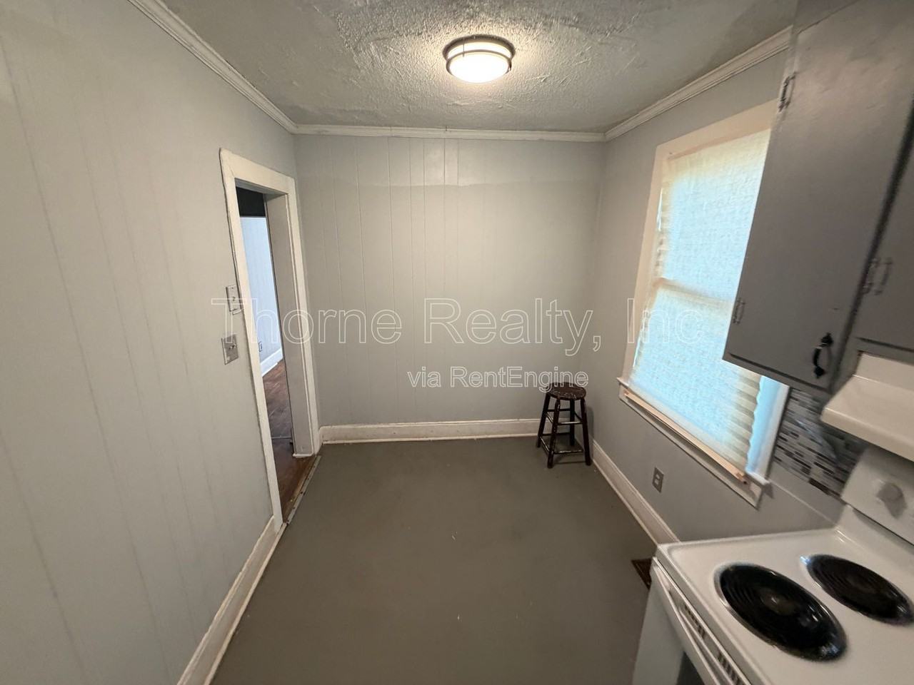 905 Pender St - Photo 7 of 15