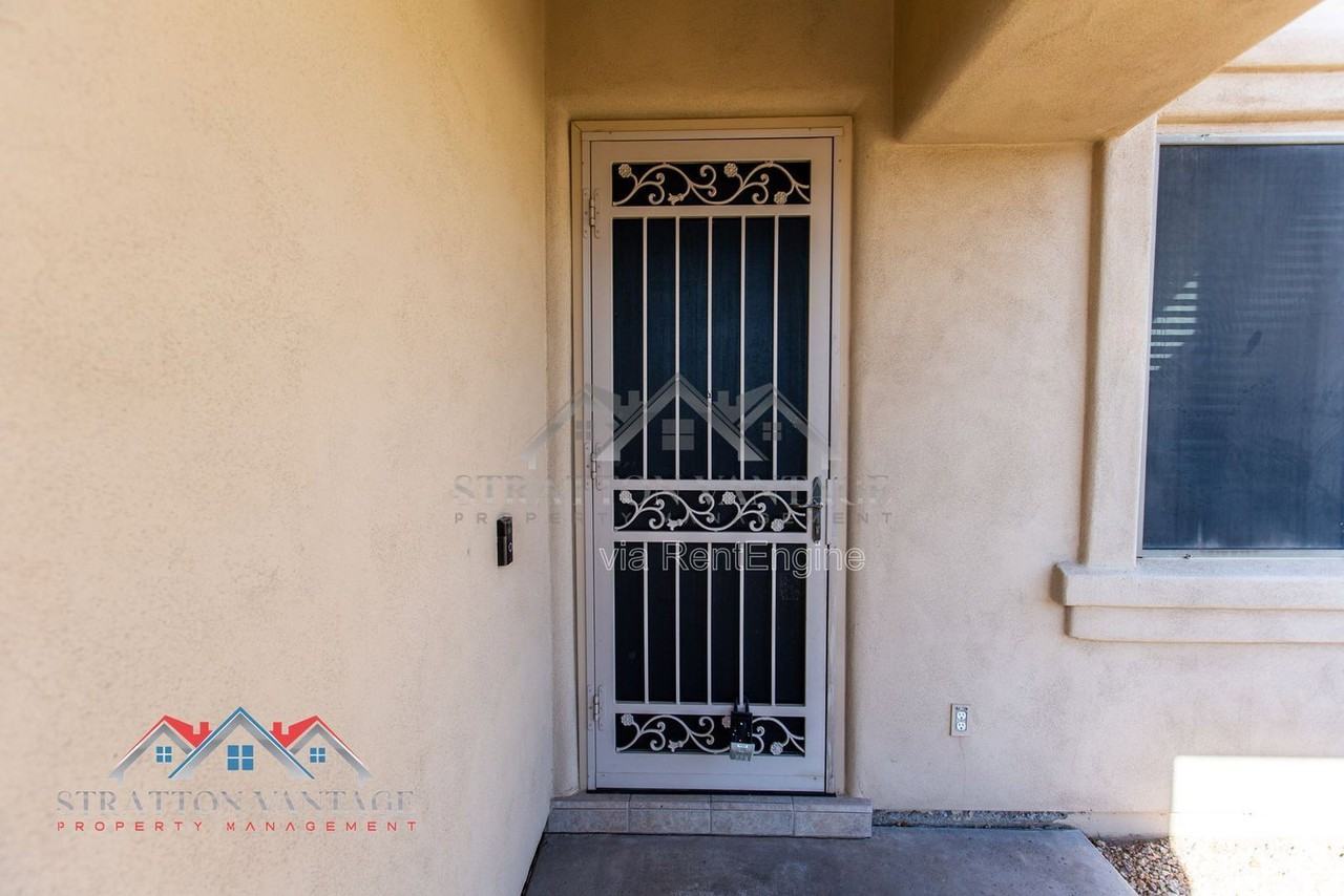 14616 W Windward Ave - Photo 6 of 50