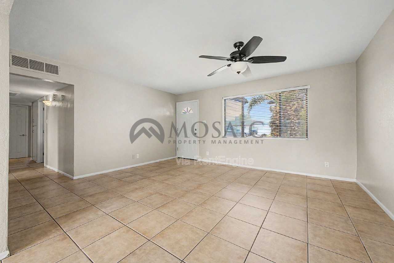 1531 W 7th St - Photo 5 of 29