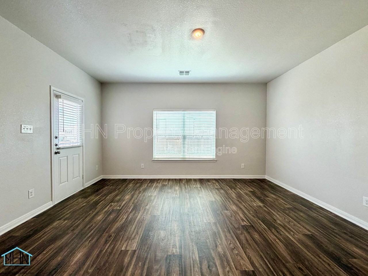 10950 Chippewa Trce - Photo 4 of 29