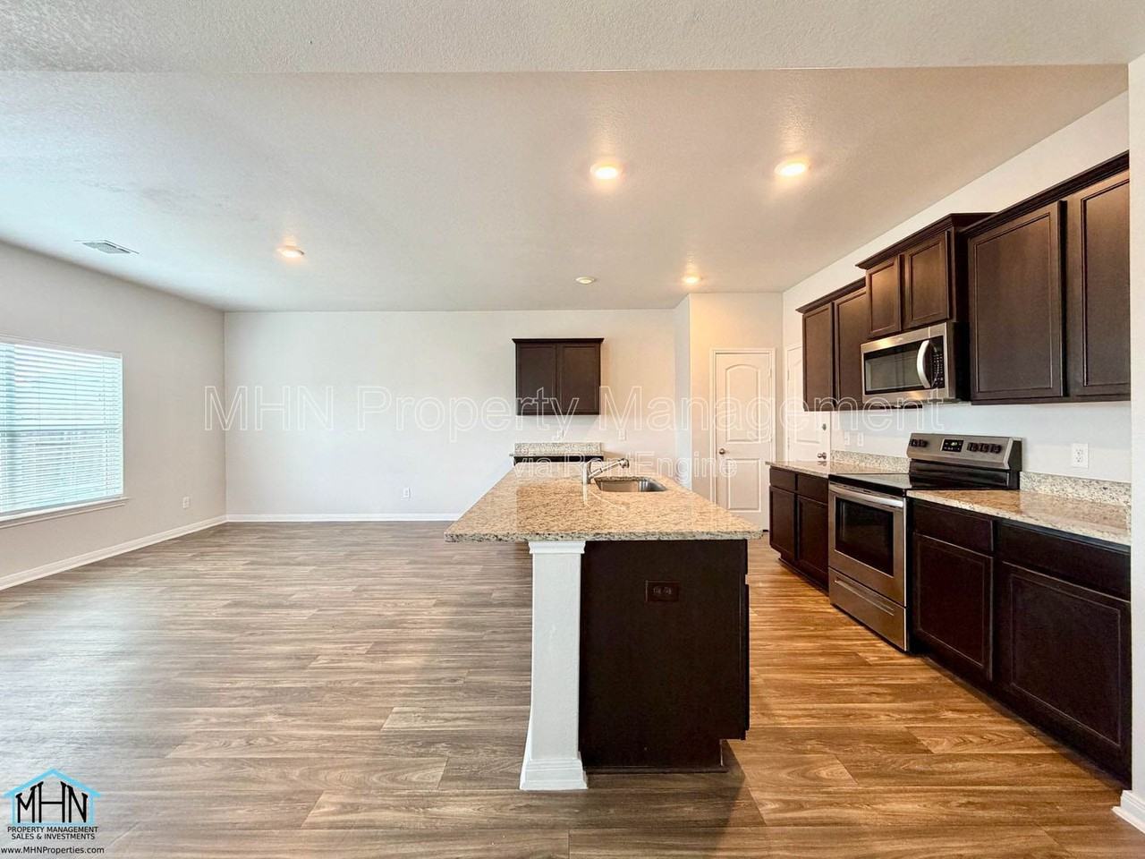 10950 Chippewa Trce - Photo 6 of 29