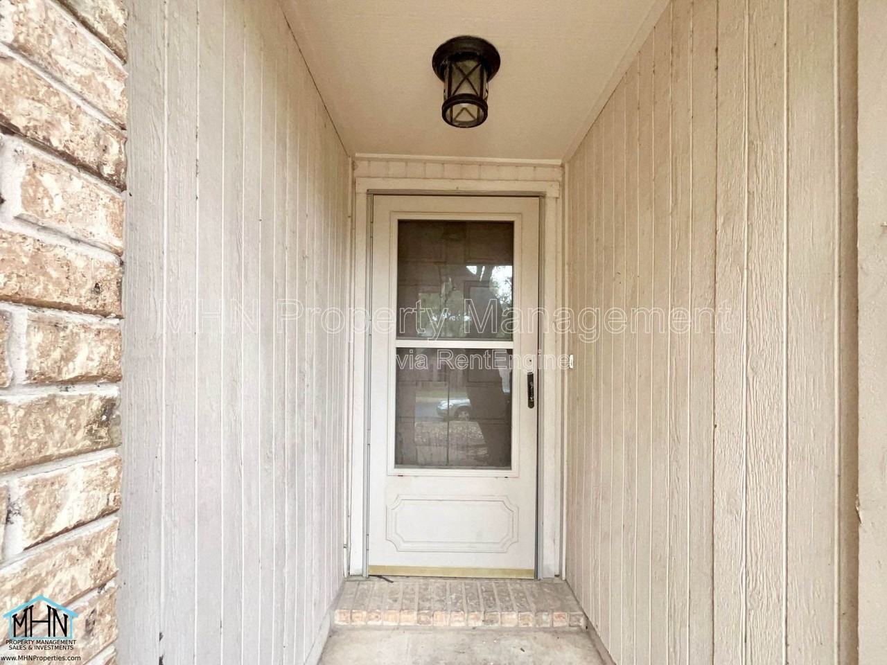 1627 Firwick Dr - Photo 2 of 25