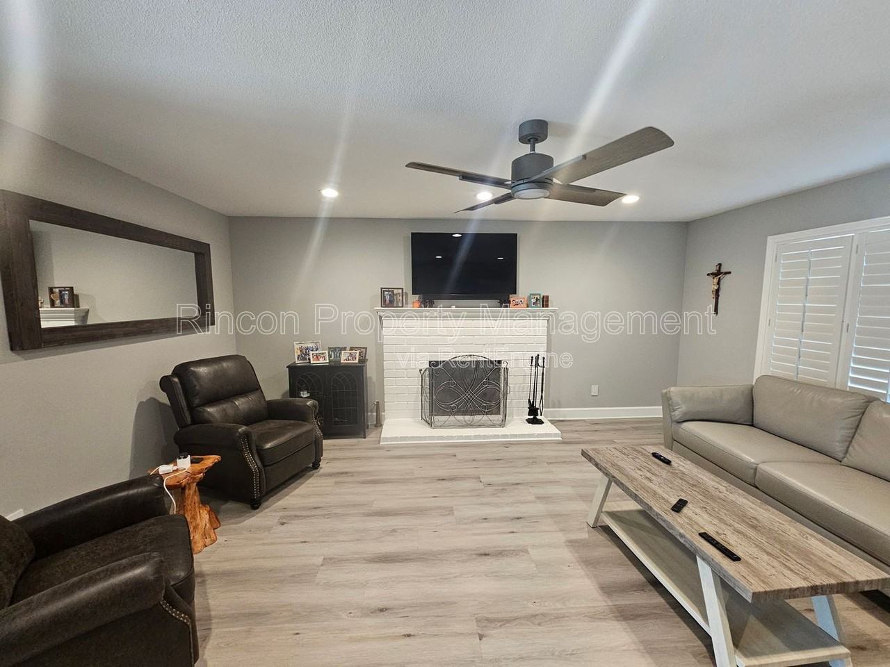 4926 Island View St - Photo 2 of 20