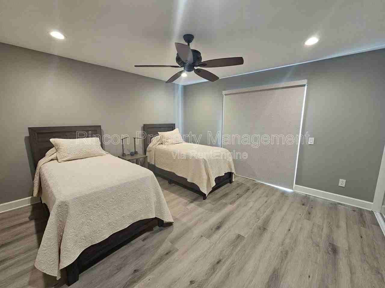 4926 Island View St - Photo 6 of 20