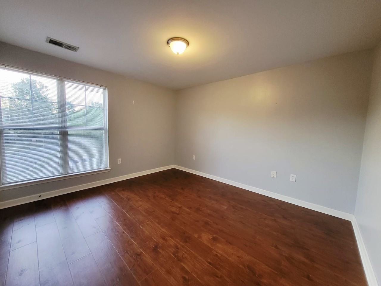 339 Westbend Dr - Photo 5 of 28