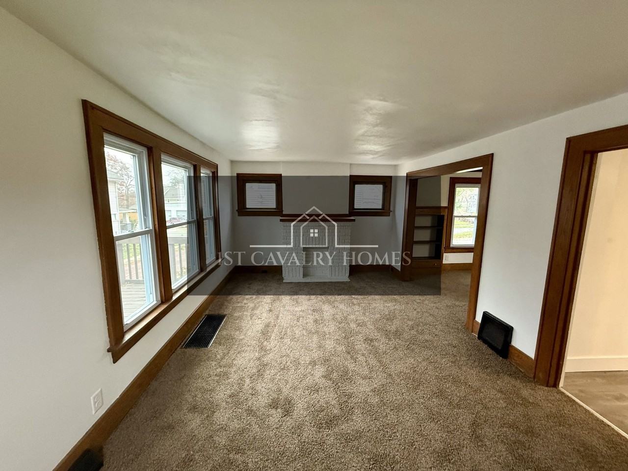 846 Lee Dr - Photo 2 of 11