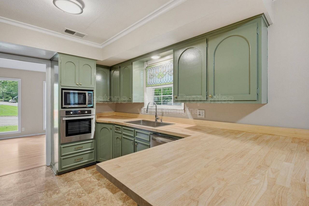 2502 Turtle Creek Dr - Photo 7 of 24