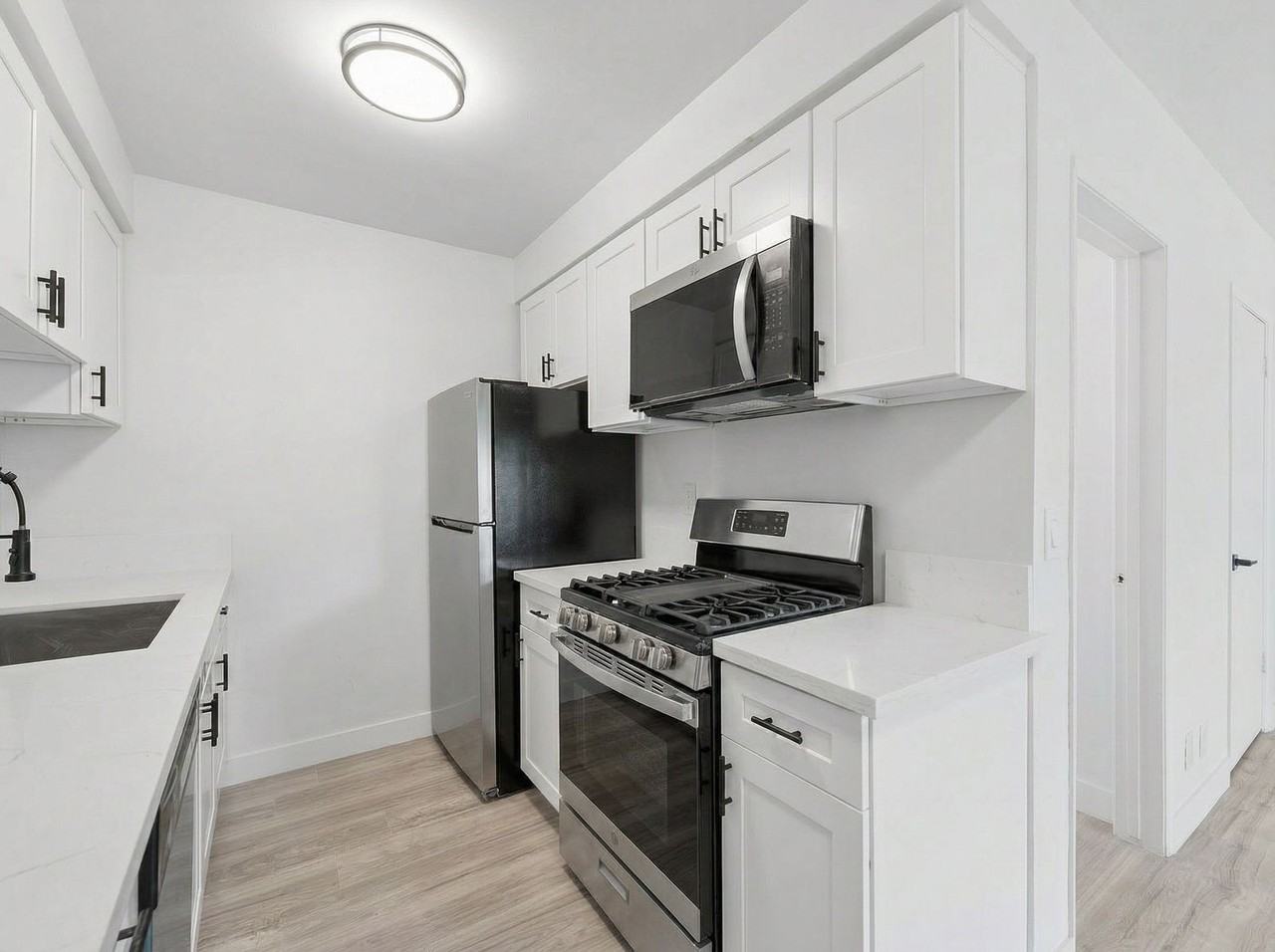 6828 Fulton Ave #5 - Photo 3 of 15