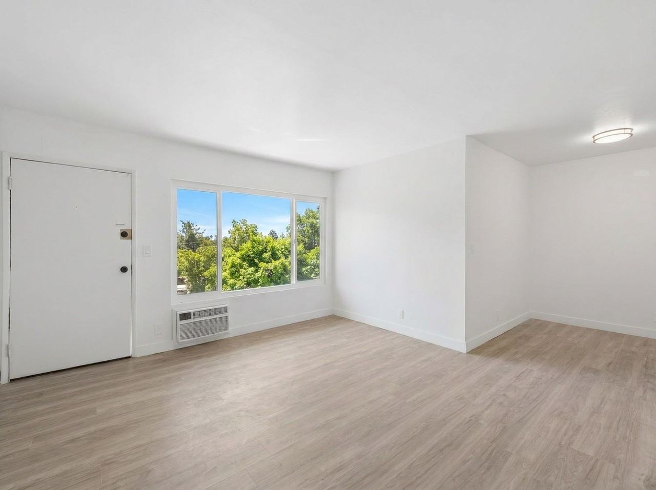 6828 Fulton Ave #5