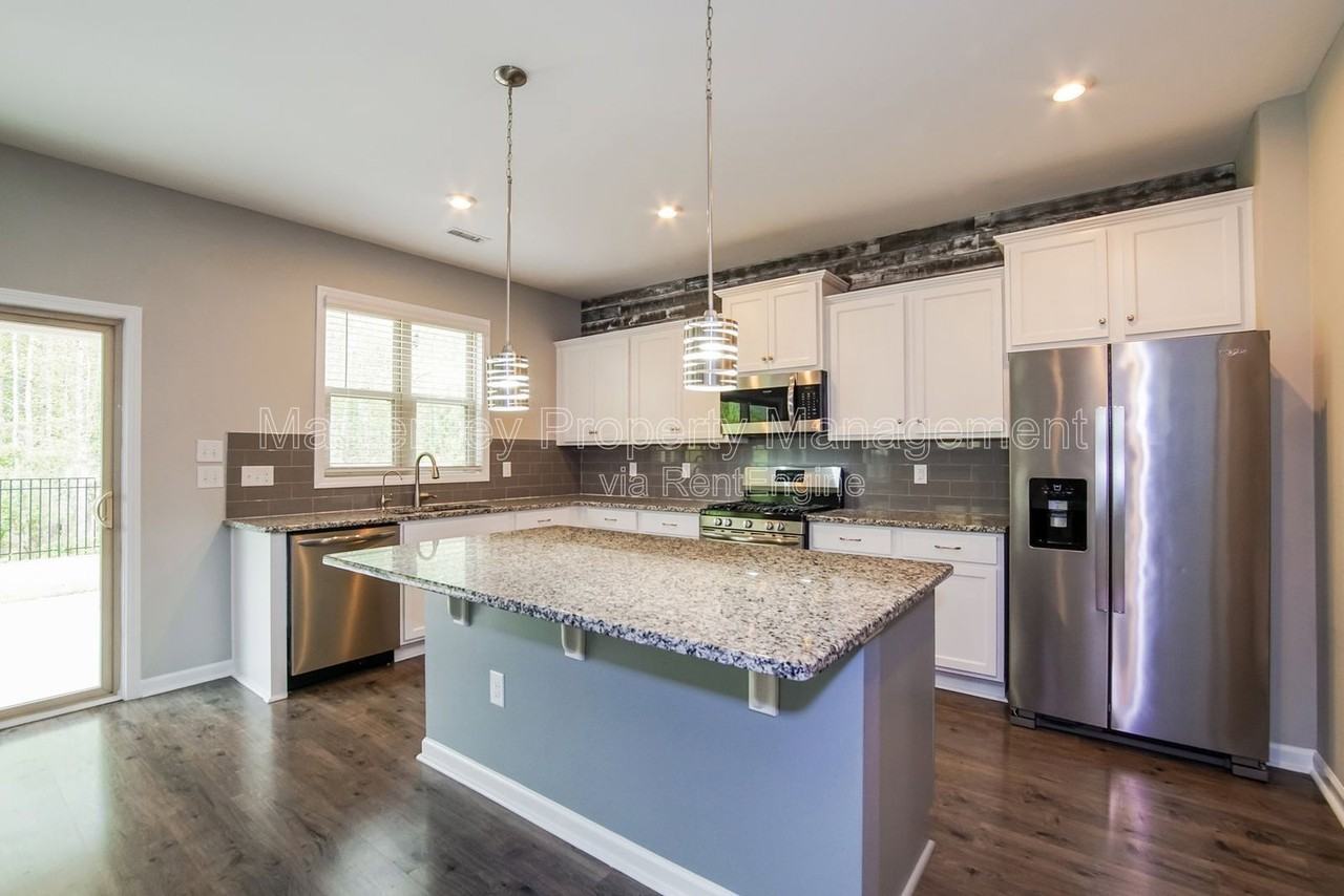 550 W Copenhaver Dr - Photo 3 of 27