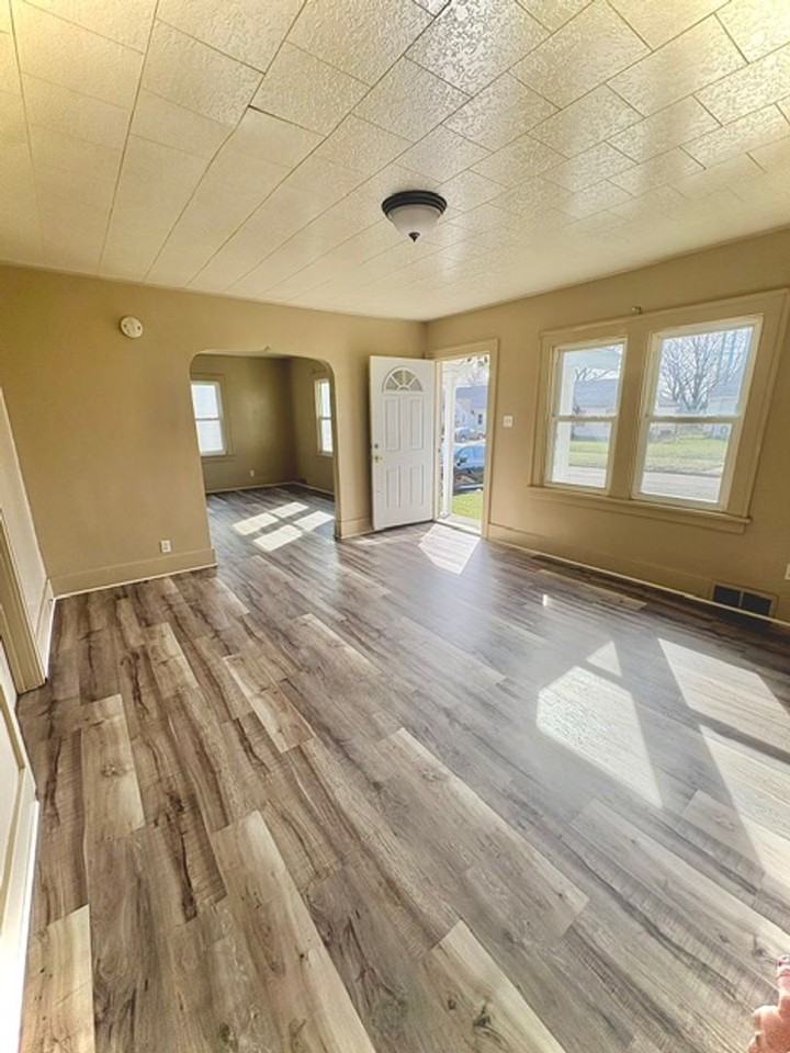 1122 Steely St - Photo 5 of 8