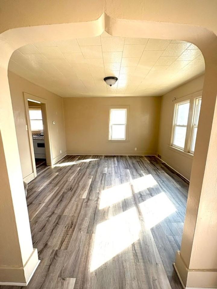 1122 Steely St - Photo 6 of 8