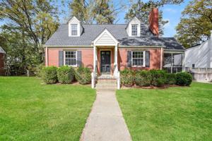 featured image of 6522 W Franklin St