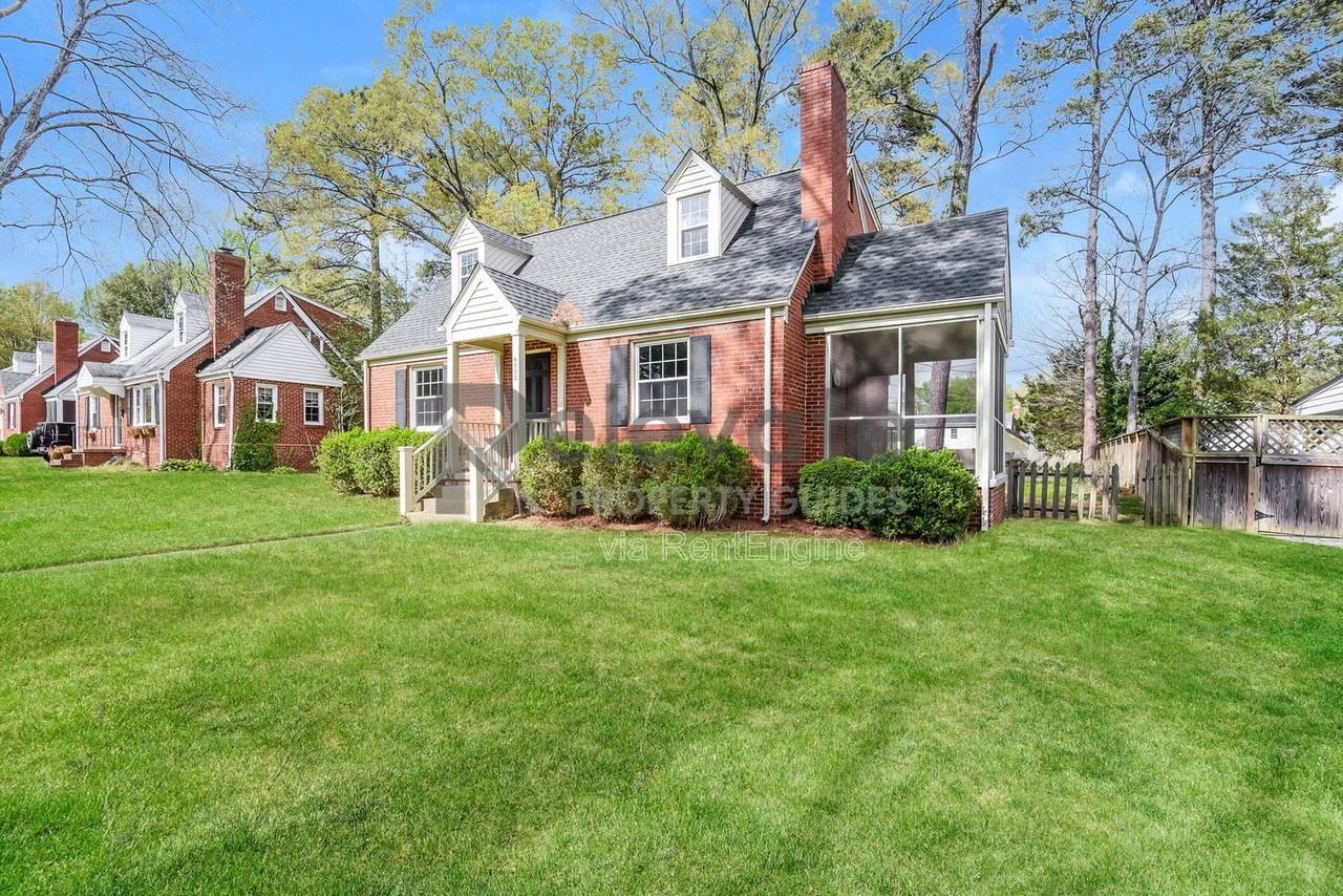 6522 W Franklin St - Photo 2 of 19