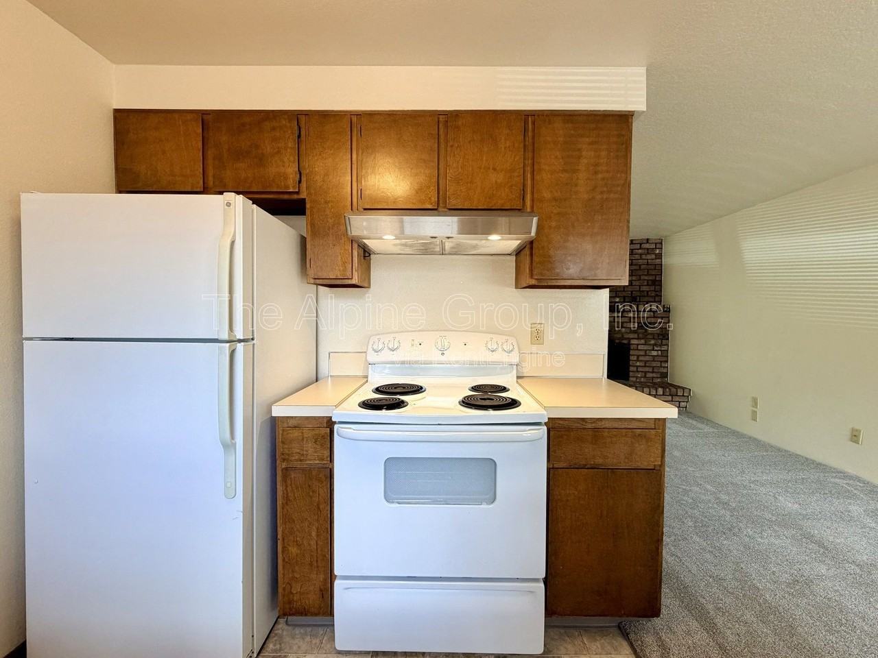 240 Ne 143rd Ave - Photo 5 of 26