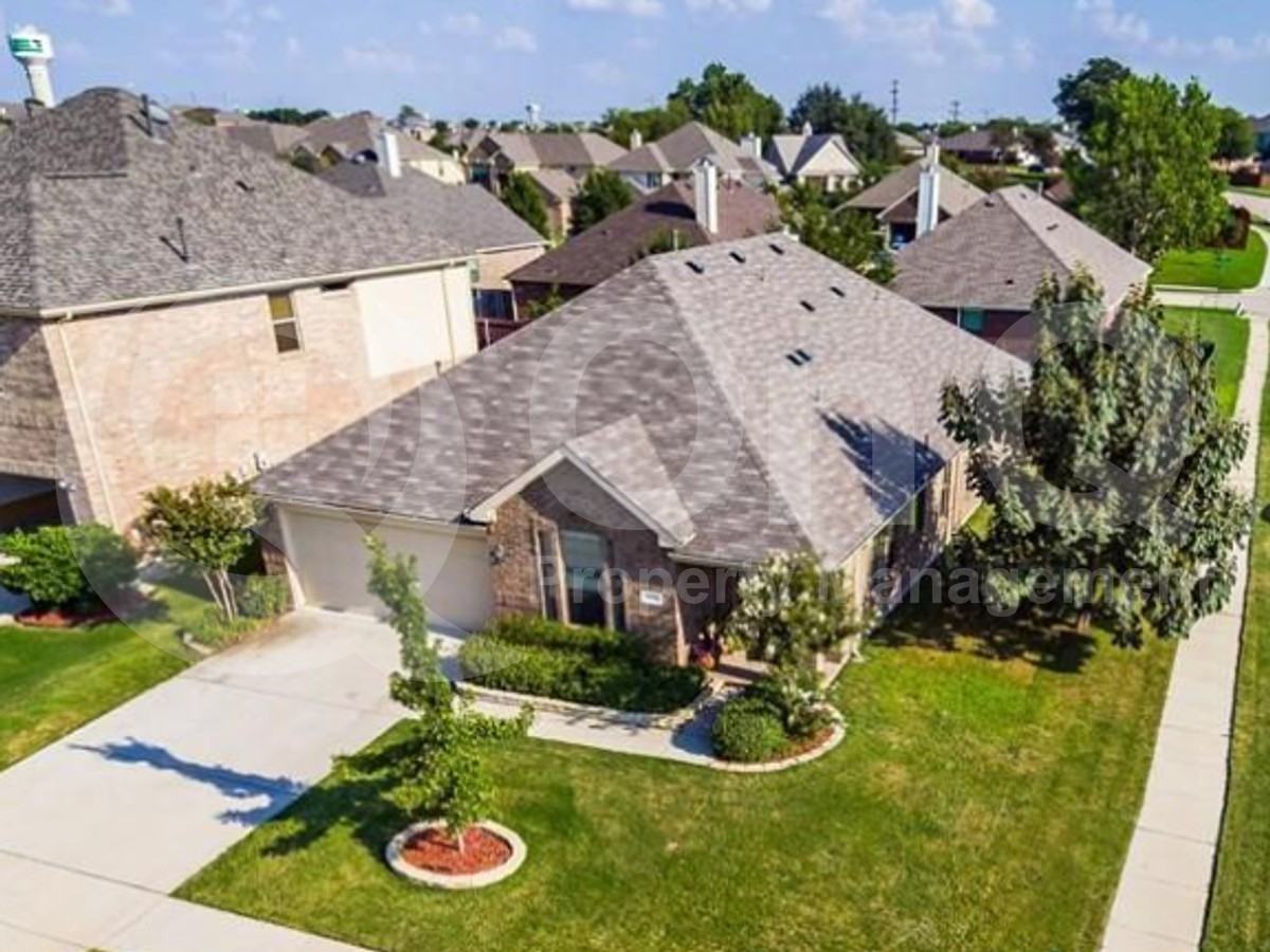 2801 Coyote Trl - Photo 4 of 24