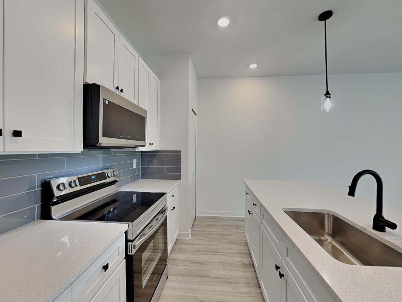 2220 Leda Ave S - Photo 4 of 40