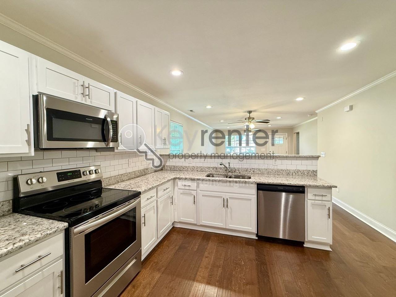 2214 E 14th St - Photo 4 of 17