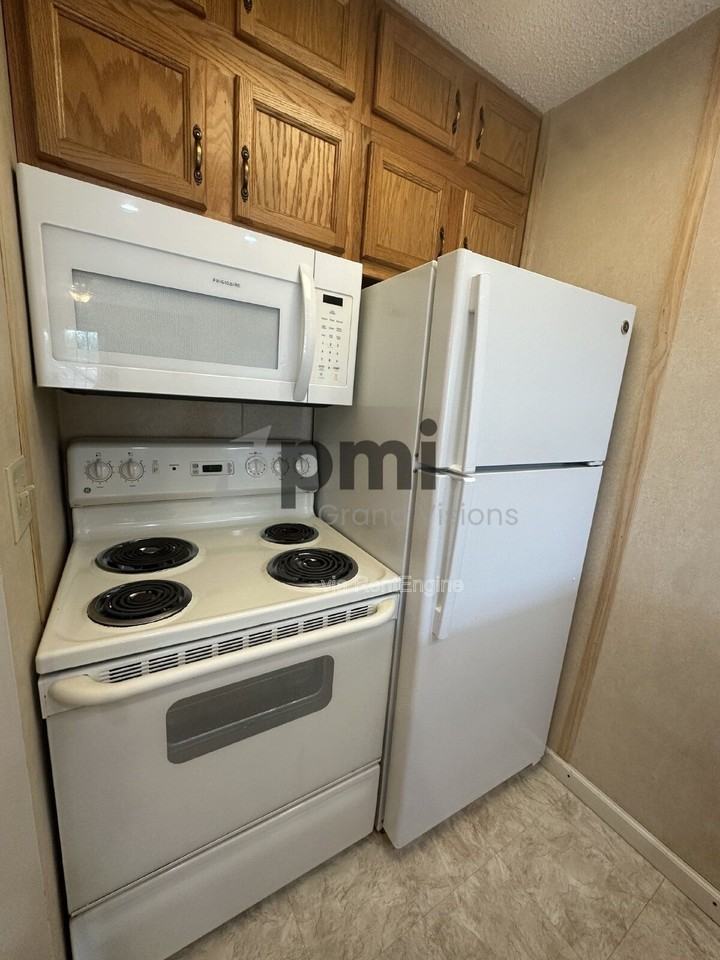 1306 Arthur Ave #16 - Photo 5 of 19