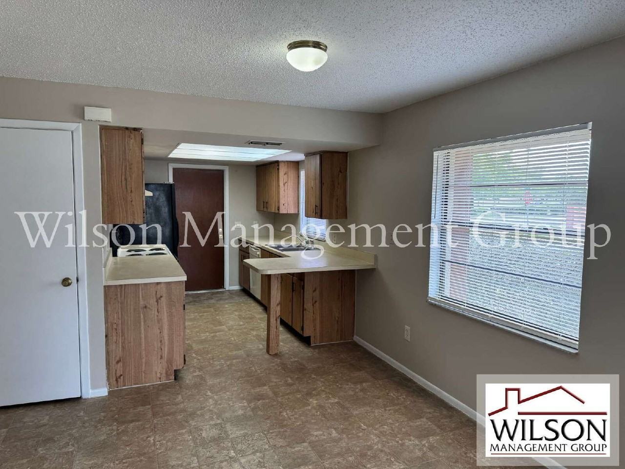 701 Kings Cove Ct - Photo 5 of 21