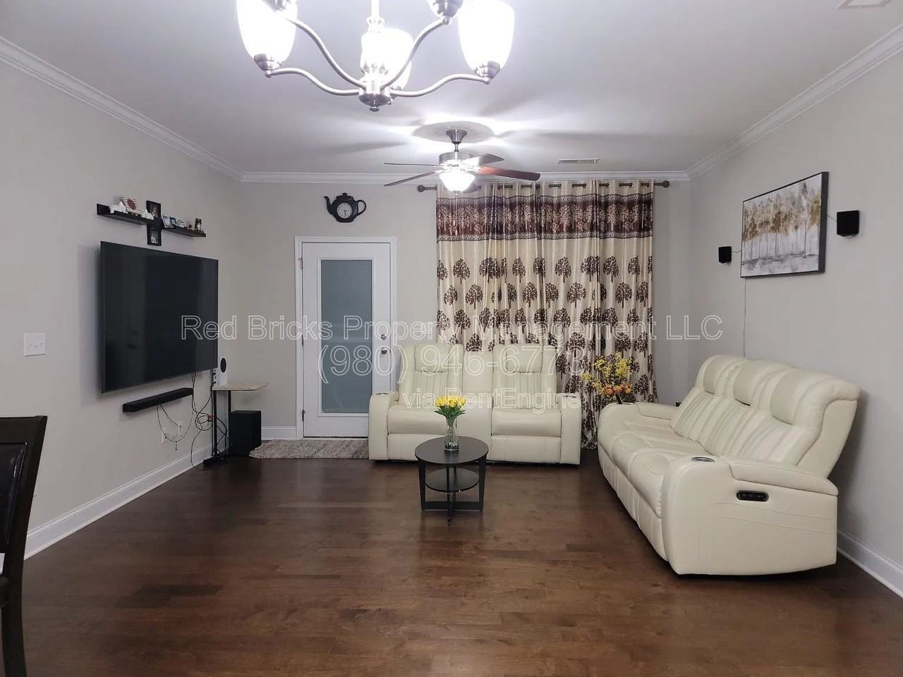 1410 Bramblewood Dr - Photo 4 of 19