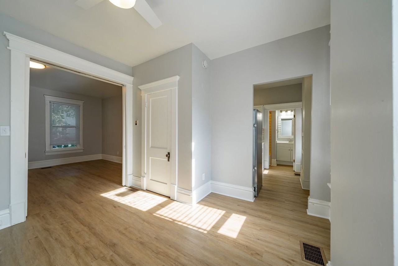 954 Delaware Ave - Photo 5 of 12