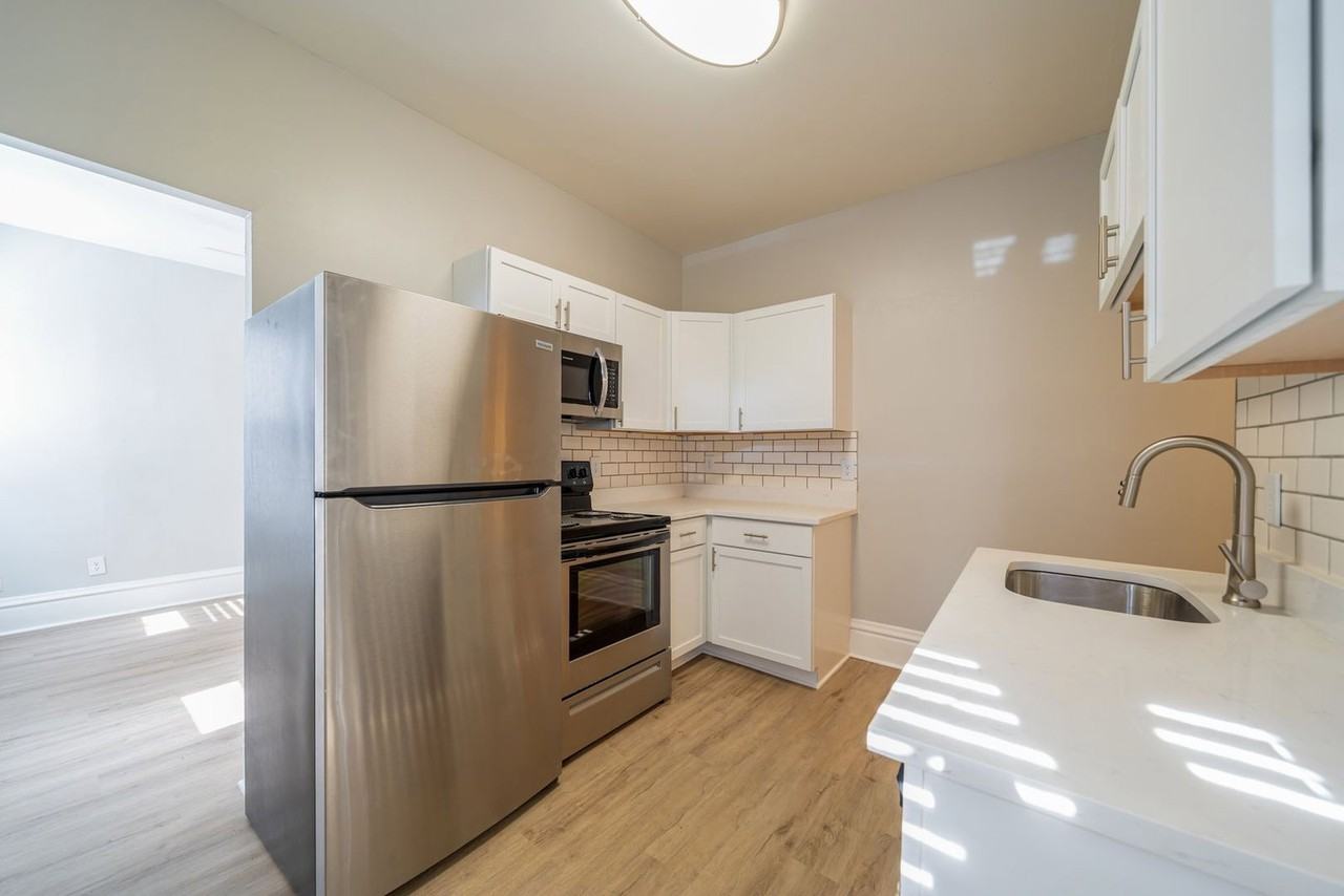 954 Delaware Ave - Photo 6 of 12