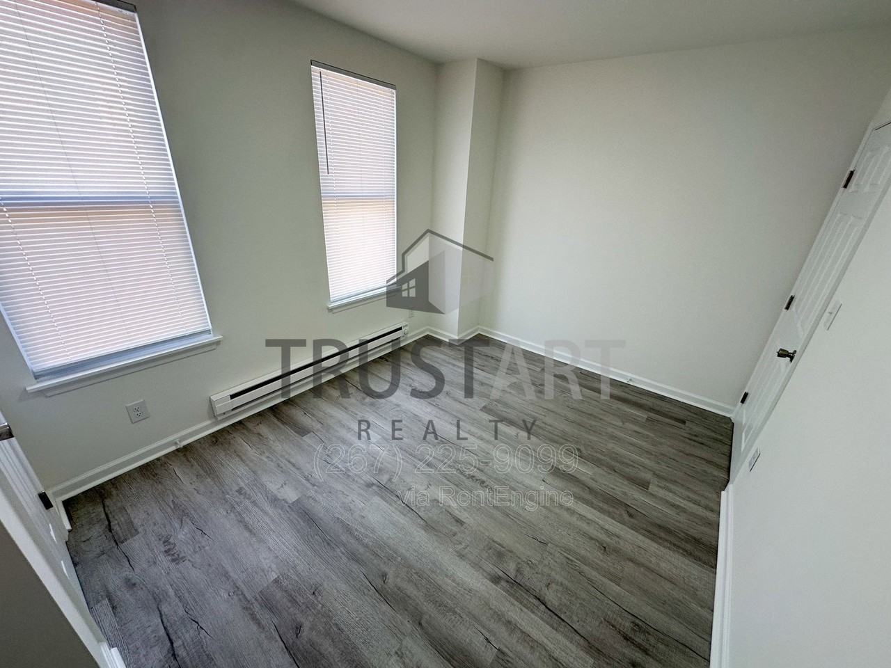 2153 W Grange Ave - Photo 7 of 14