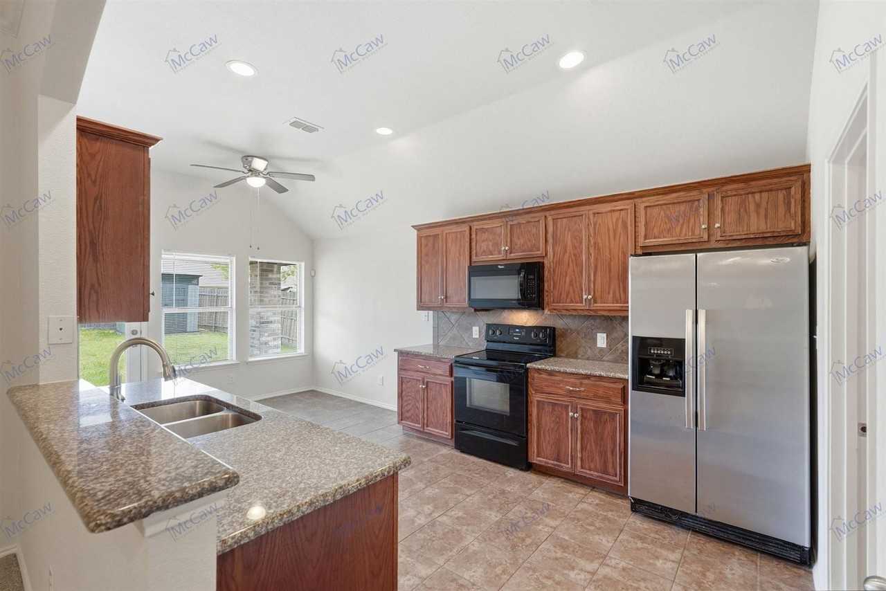 1904 Louis Miller Dr - Photo 5 of 21