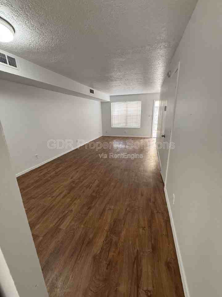 1928 Buena Vista Dr Se #B - Photo 3 of 16